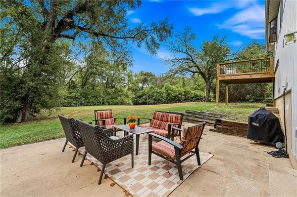 9223 W 49th TER, Merriam, KS 66203