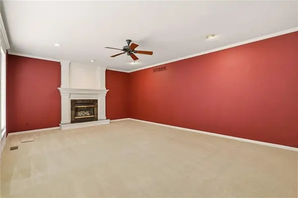 5601 NE Misty Meadow PL, Lee's Summit, MO 64064