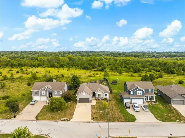 1201 Mesa DR, Belton, MO 64012