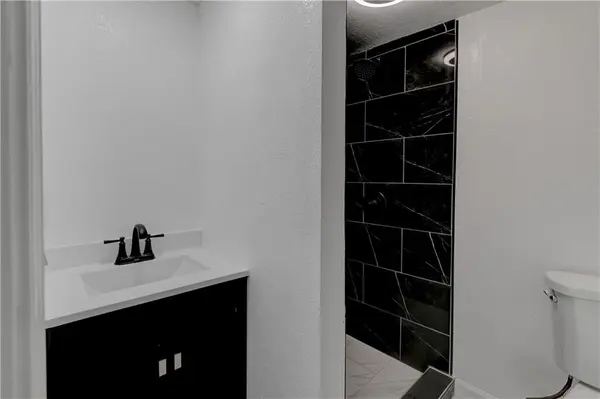 217 Woods AVE, Excelsior Springs, MO 64024