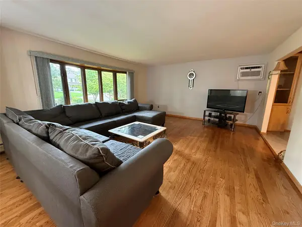 150 Schweizer LN, Bardonia, NY 10954