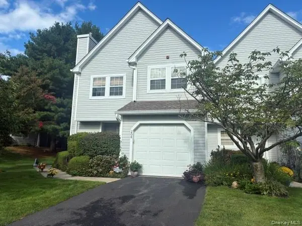 208 Erik DR, East Setauket, NY 11733