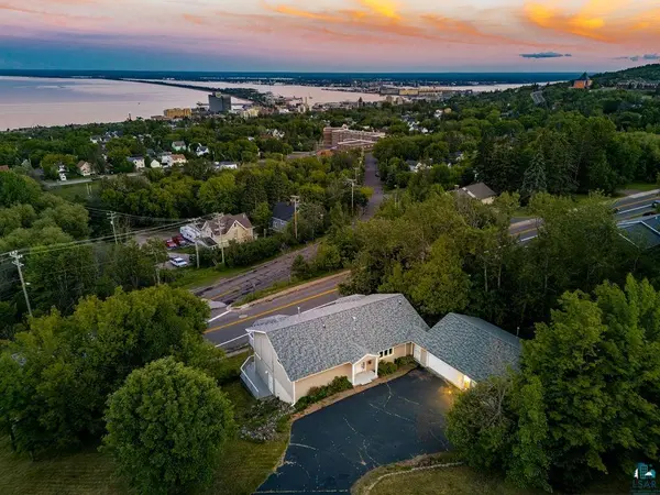 1002 Martha St, Duluth, MN 55805