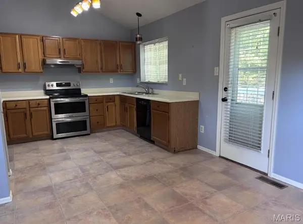 1422 Eagles Way CT, Hazelwood, MO 63042