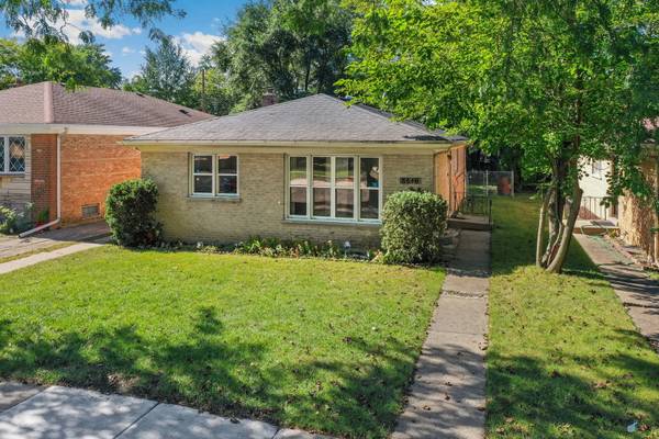 8646 Gross Point RD, Skokie, IL 60077