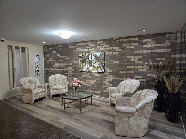 3300 N Carriageway DR #211, Arlington Heights, IL 60004