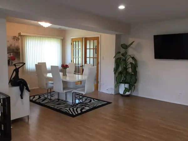 3300 N Carriageway DR #211, Arlington Heights, IL 60004