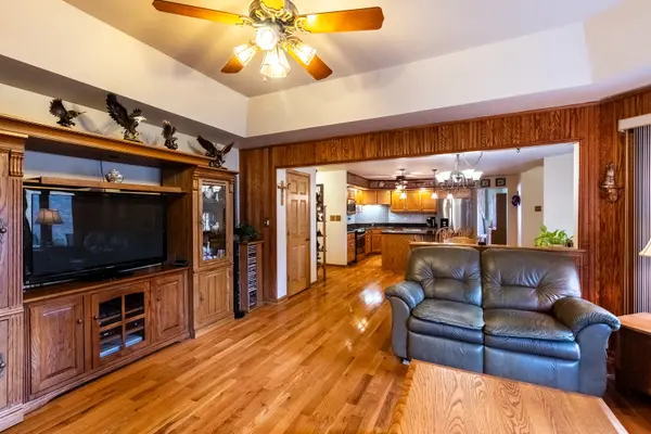 855 63rd ST, La Grange Highlands, IL 60525