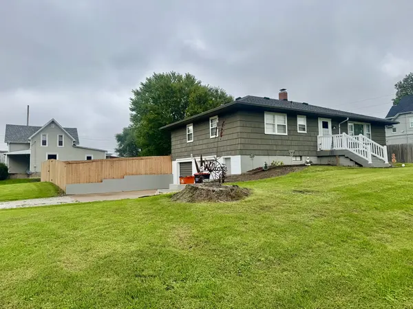 401 SE 4th ST, Aledo, IL 61231