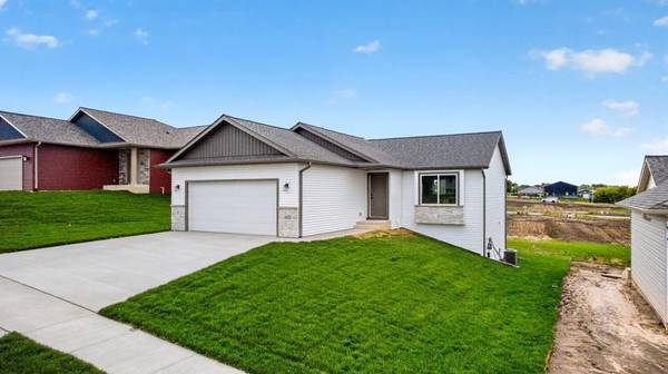 6152 Cody LN NW, Rochester, MN 55901