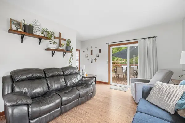 858 Bradley DR, Hudson, WI 54016