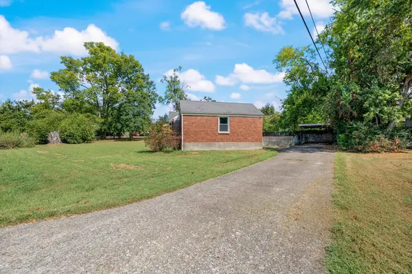 215 Dellrose Dr, Nashville, TN 37214