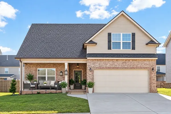 1445 Kingbird Dr, Clarksville, TN 37040