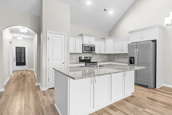 1445 Kingbird Dr, Clarksville, TN 37040