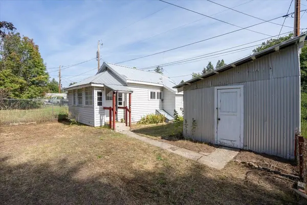 724 W 2nd St, Newport, WA 99156