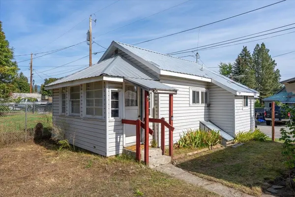 724 W 2nd St, Newport, WA 99156