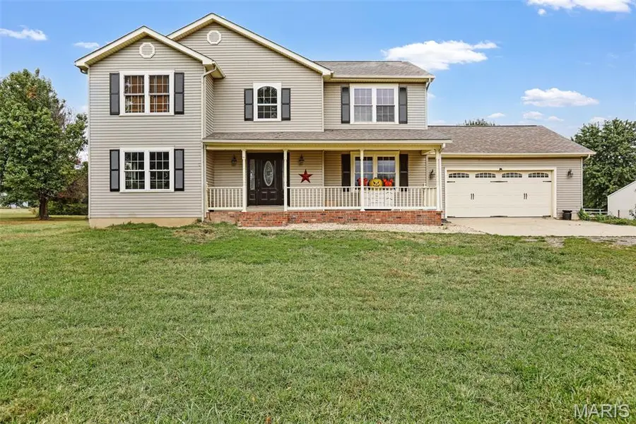 16519 Conrad RD, Brighton, IL 62012