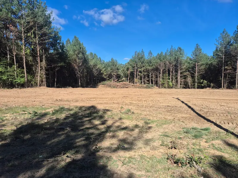 2 Whispering Pines Ln, Crossville, TN 38572