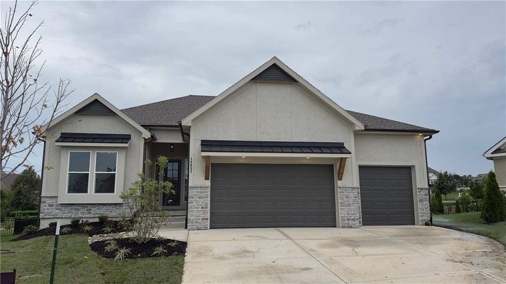 13037 W 174th PL, Overland Park, KS 66221