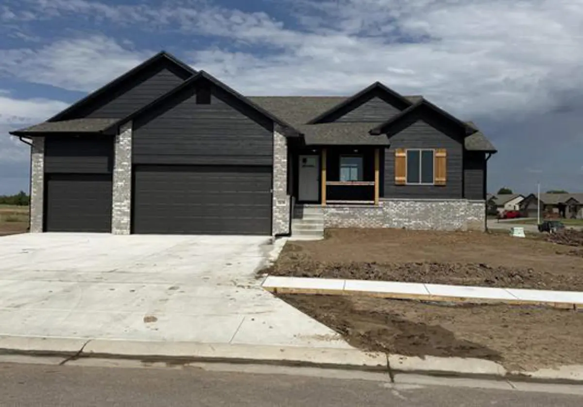 2618 E Spring Meadows Ct, Derby, KS 67037