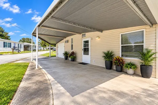 1405 WESTLAND DR, Tavares, FL 32778
