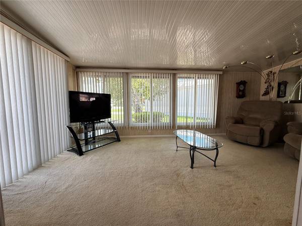 427 CENTER CREST BLVD, Davenport, FL 33837