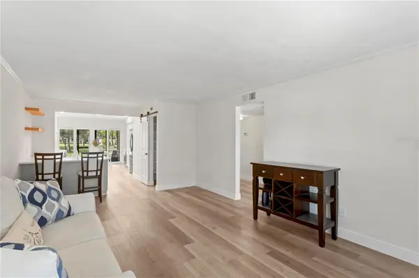 4910 BAY ST NE #111, St Petersburg, FL 33703