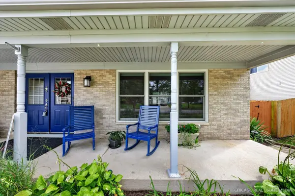 1147 Bennington DR, Crystal Lake, IL 60014