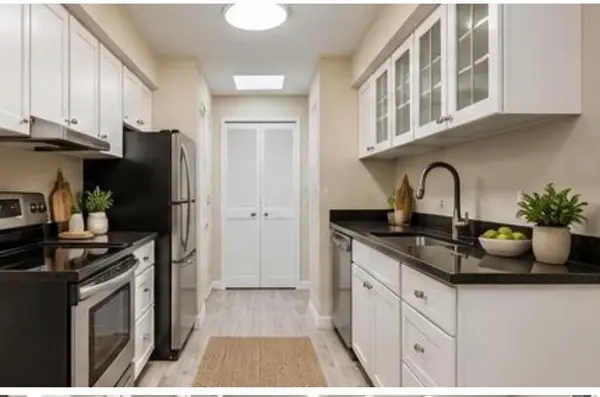 7414 W 22nd ST #302, Saint Louis Park, MN 55426