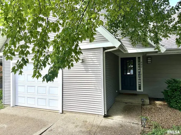 442 E COURT ST, Jacksonville, IL 62650
