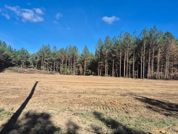 2 Whispering Pines Ln, Crossville, TN 38572