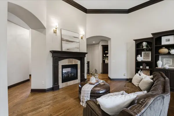 8219 W Meadow Park, Wichita, KS 67205