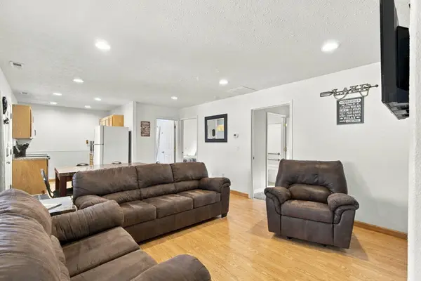 423 Eagle DR, Reeds Spring, MO 65737