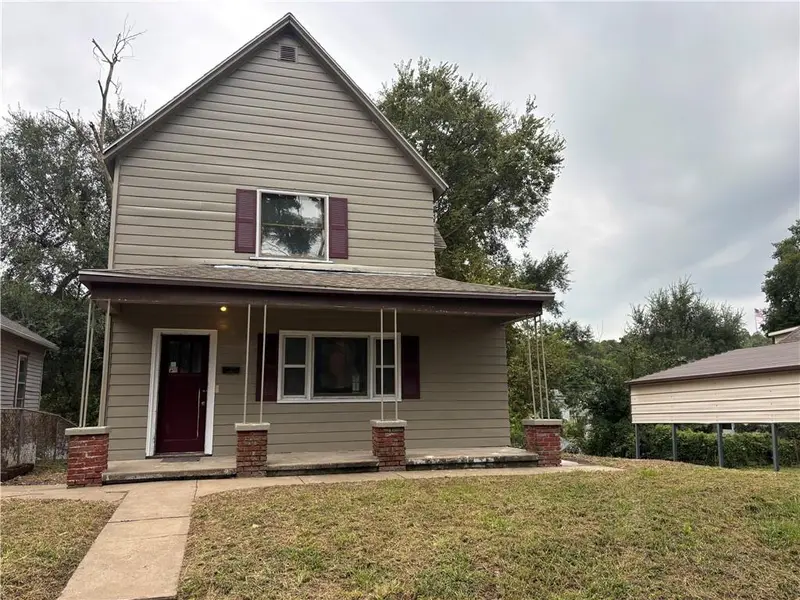 518 E Missouri AVE, St Joseph, MO 64504