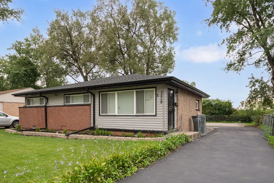 2829 Stafford DR, Markham, IL 60428