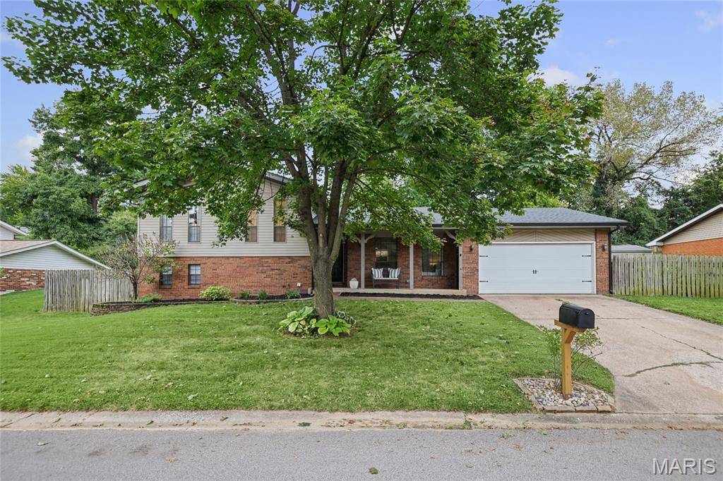 69 Glendale DR, Glen Carbon, IL 62034