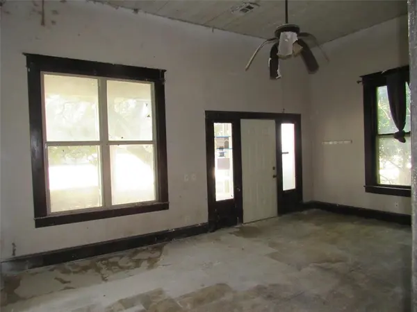 907 E Texas Avenue, Mart, TX 76664