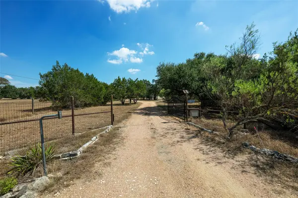 1211 Quail Ridge DR, Dripping Springs, TX 78620