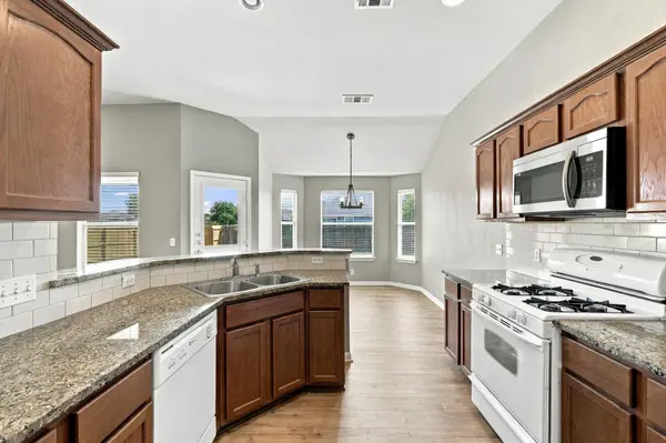 100 Lightfoot CT, Hutto, TX 78634