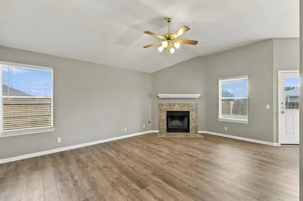 100 Lightfoot CT, Hutto, TX 78634