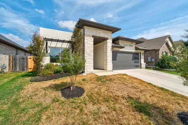 221 Short Leaf DR, Buda, TX 78610