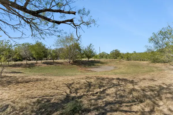 200 Armstrong RD, Lockhart, TX 78644