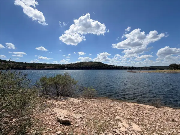 1401 Emerald RD, Lago Vista, TX 78645