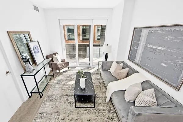 39 Roehampton AVE #704, Toronto C10, ON M4P 0G1