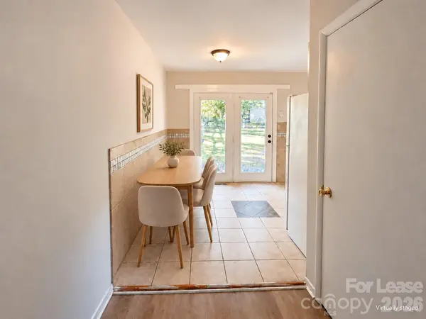 5006 Malibu DR, Charlotte, NC 28215