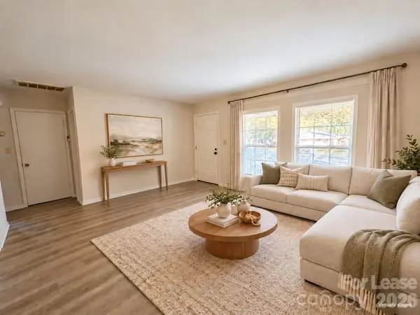 5006 Malibu DR, Charlotte, NC 28215