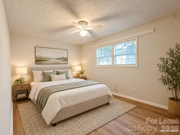 5006 Malibu DR, Charlotte, NC 28215