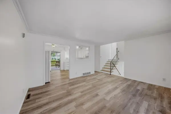 8416 E 92nd PL, Kansas City, MO 64138