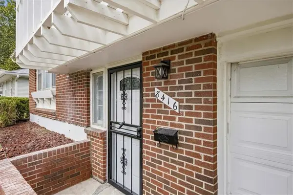 8416 E 92nd PL, Kansas City, MO 64138