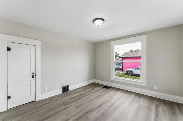 105 E Hale ST, Spring Hill, KS 66083